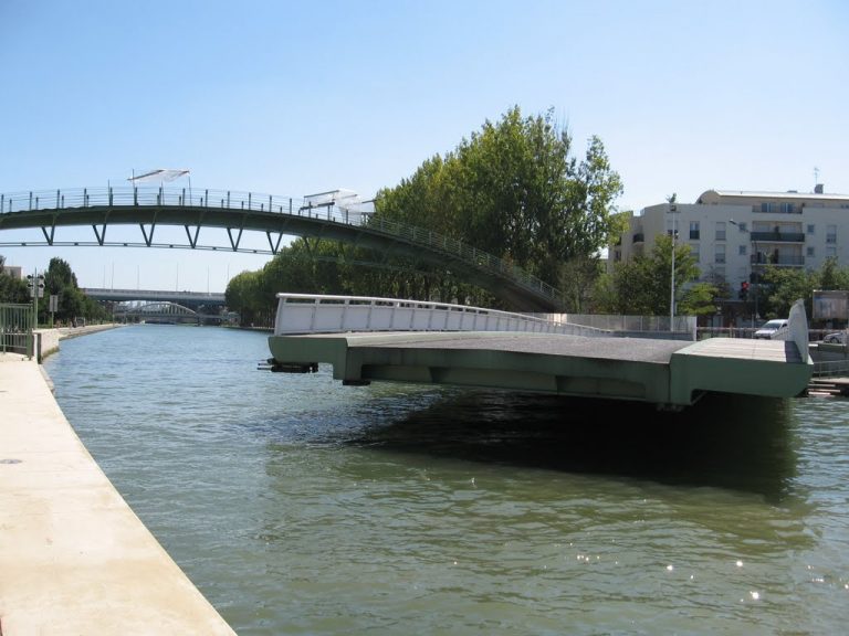 Saint-Denis : “Un nouveau pont pour les quartiers Franc-Moisin, Bel-Air, Stade de France (Saint-Denis)”..Signez la pétition et partagez là… Bally BAGAYOKO