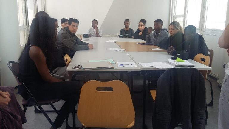 TOP DÉPART POUR LA GARANTIE JEUNES POUR LES JEUNES DU TERRITOIRE DE SAINT-DENIS ET PIERRETTES. Bally BAGAYOKO