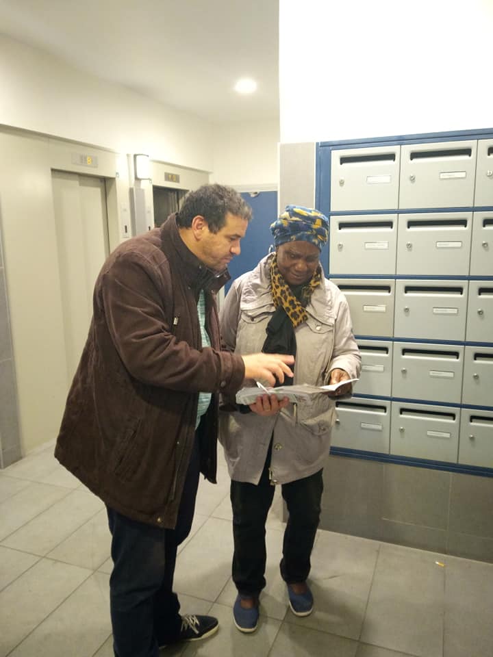 [#ElectionsMunicipalesMars2020 ! Faire SAINT DENIS En Commun fait de la question de inscription sur les listes électorales et de la lutte contre l'abstention pour une ville pour tous et toutes, l'enjeu premier de la démocratie. Ici la team SFC autour de Said était en porte à porte pour sensibiliser sur cette nécessité démocratique. Ne laissez personne décider à votre place ! Les 15 et 22 Mars 2020 à vous de jouer pour une Ville En Commun. Bagayoko Bally Tête de liste Faire SAINT DENIS En Commun]
