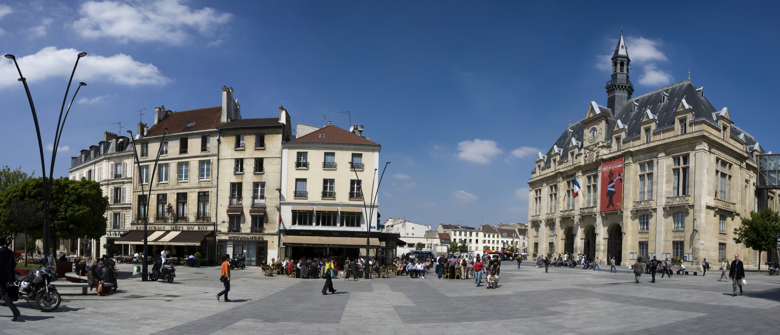 La grandeur de Saint-Denis, ce sont nos combats communs et tout ce qui fait de nous une communauté humaine solidaire, un communauté d’égaux. Ce sont ces grands communs qu’il s’agit de défendre et plus encore de reconquérir.