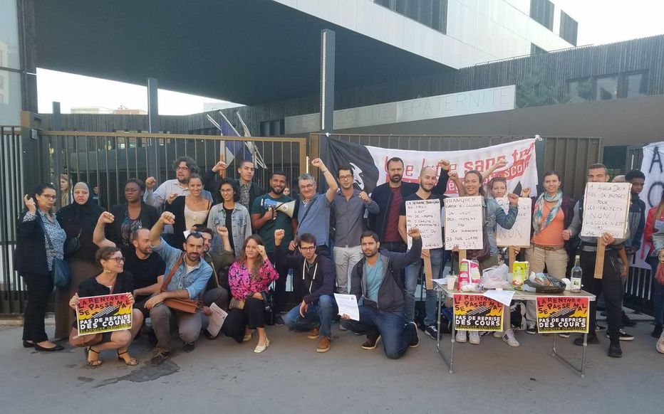 [#SolidaritéEnseignantsAngelasDavisSaintDenis ! Alors que toute notre attention collective doit être concentrée vers l'objectif premier de la réussite de nos enfants, de nos lycéens ; le ministre en charge de l'éducation, Jean Michel Blanquer, nous rejoue à l'occasion d'un énième torchon d'une journaliste, récidiviste , dans le journal l'Express, la symphonie de la "laïcité bafouée".